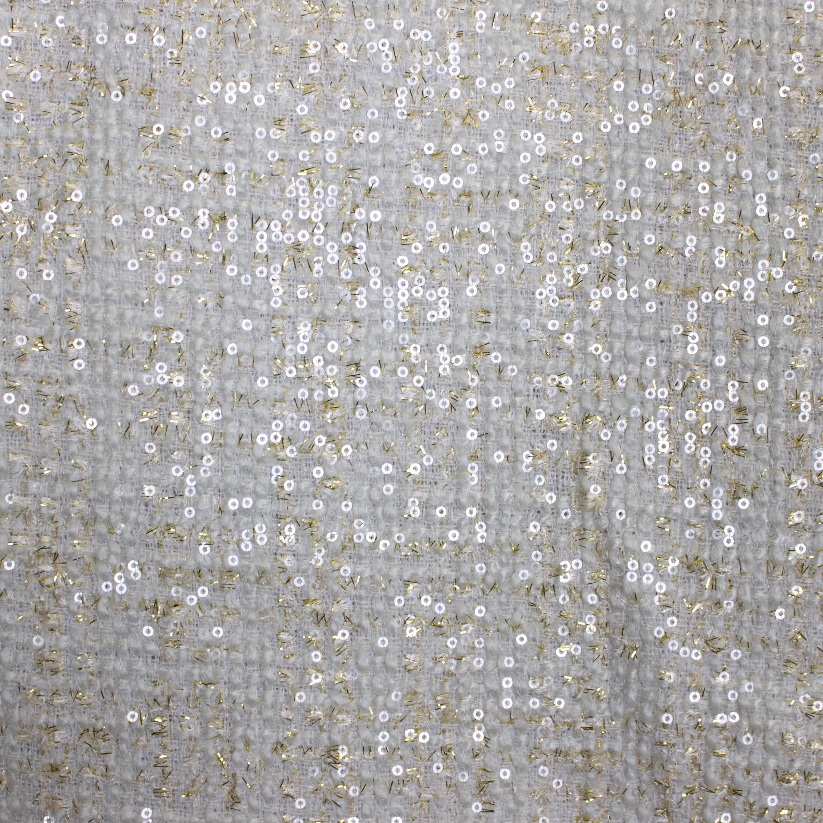 Chanel wit met kleine pailetten en gouddraad- Lorré
